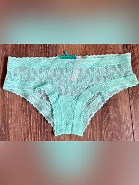 NWOT Victorias Secret Lace Hiphugger Mint Panty Size Small